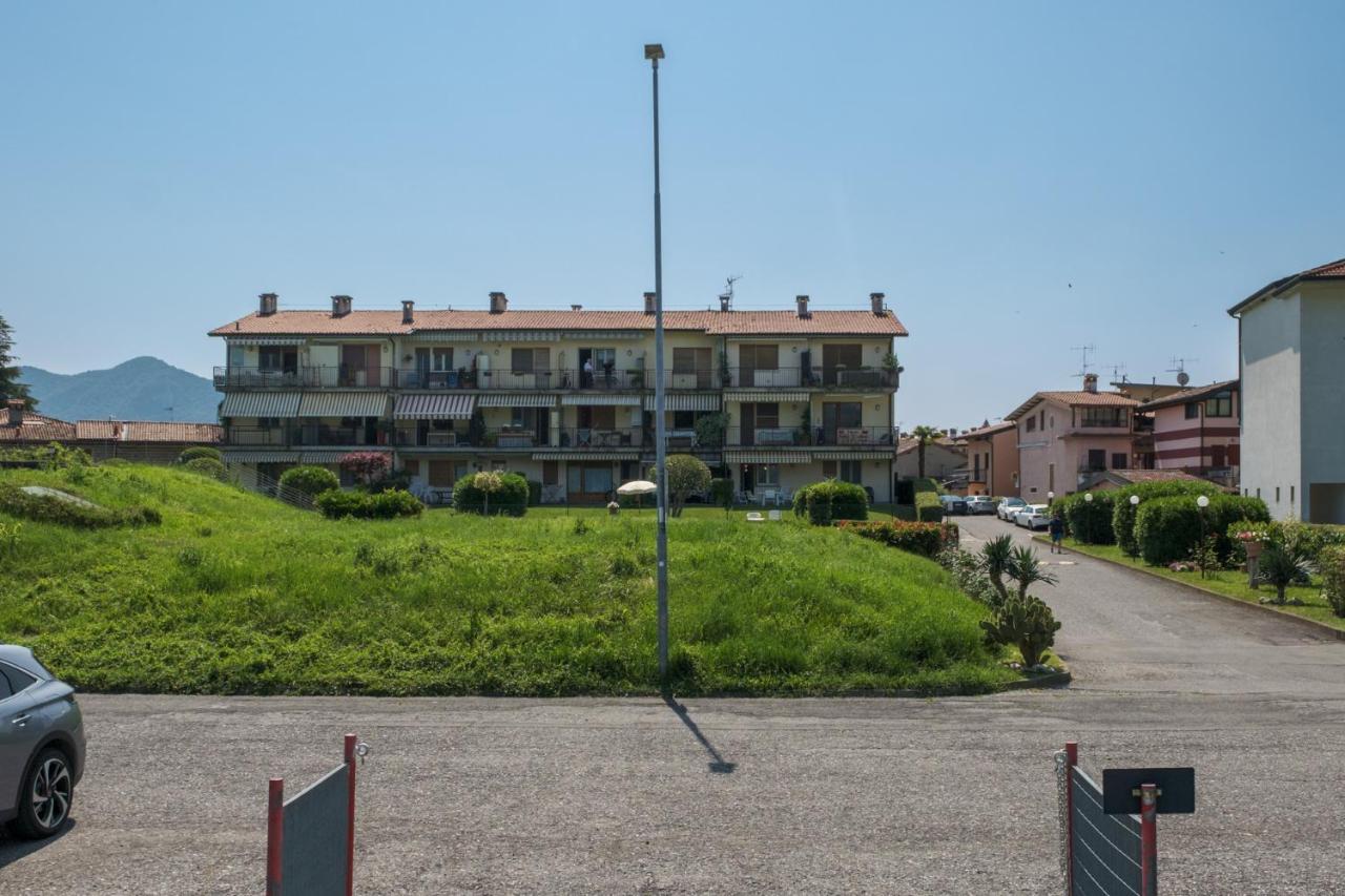Interno 2 Apartment Iseo Bagian luar foto